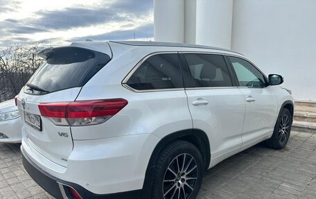Toyota Highlander III, 2019 год, 3 300 000 рублей, 5 фотография