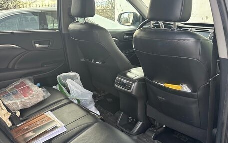 Toyota Highlander III, 2019 год, 3 300 000 рублей, 8 фотография