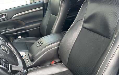 Toyota Highlander III, 2019 год, 3 300 000 рублей, 11 фотография