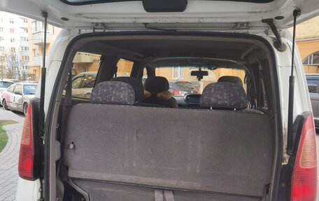 Nissan Serena II, 2000 год, 600 000 рублей, 21 фотография