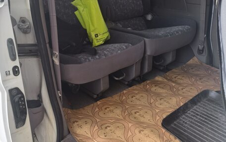 Nissan Serena II, 2000 год, 600 000 рублей, 18 фотография