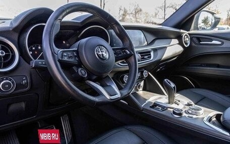 Alfa Romeo Stelvio, 2022 год, 3 170 000 рублей, 9 фотография