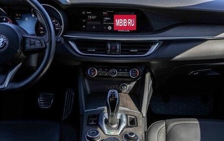 Alfa Romeo Stelvio, 2022 год, 3 170 000 рублей, 7 фотография