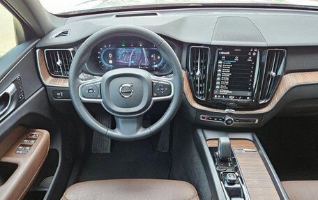 Volvo XC60 II, 2022 год, 3 975 000 рублей, 10 фотография
