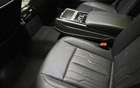 Audi A8, 2019 год, 6 300 000 рублей, 16 фотография