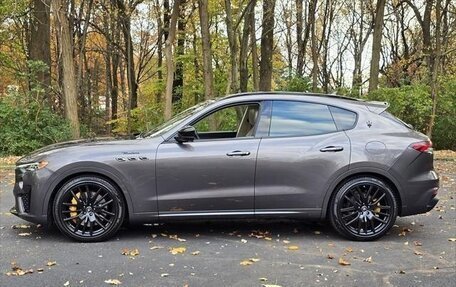 Maserati Levante I, 2022 год, 4 965 000 рублей, 3 фотография