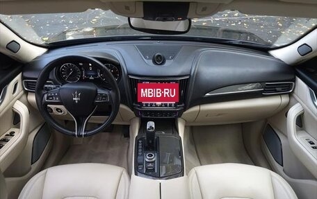 Maserati Levante I, 2022 год, 4 965 000 рублей, 8 фотография