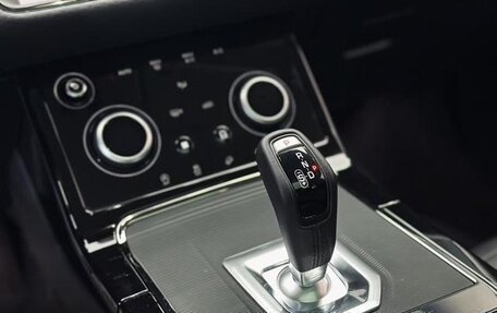Land Rover Range Rover Evoque II, 2022 год, 2 700 000 рублей, 12 фотография