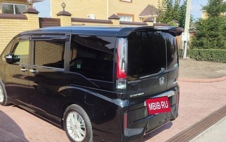 Honda Stepwgn IV, 2015 год, 2 000 000 рублей, 4 фотография