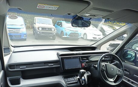 Honda Stepwgn IV, 2015 год, 2 000 000 рублей, 9 фотография