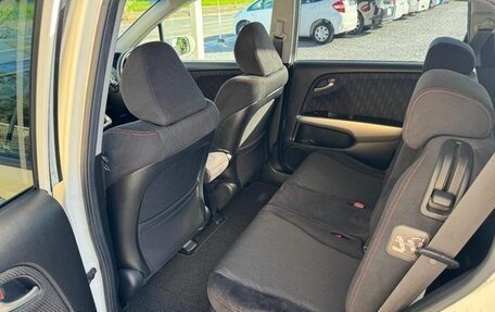 Honda Stream II, 2012 год, 970 000 рублей, 16 фотография