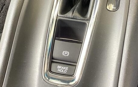 Honda Vezel, 2020 год, 1 330 000 рублей, 8 фотография