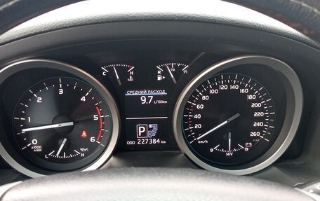 Toyota Land Cruiser 200, 2013 год, 4 300 000 рублей, 8 фотография