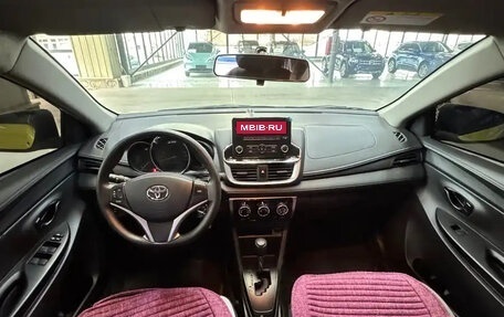 Toyota Yaris XP150 рестайлинг, 2022 год, 1 220 000 рублей, 8 фотография