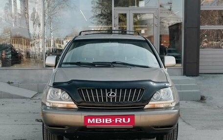 Lexus RX IV рестайлинг, 1999 год, 900 000 рублей, 2 фотография