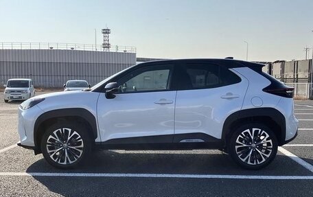 Toyota Yaris Cross, 2021 год, 1 282 000 рублей, 2 фотография