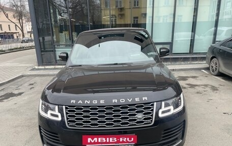 Land Rover Range Rover IV рестайлинг, 2018 год, 7 200 000 рублей, 2 фотография