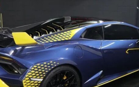 Lamborghini Huracán, 2021 год, 27 000 000 рублей, 3 фотография