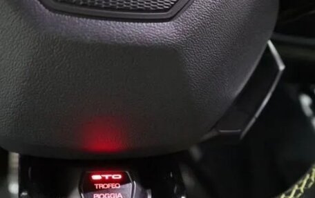 Lamborghini Huracán, 2021 год, 27 000 000 рублей, 14 фотография