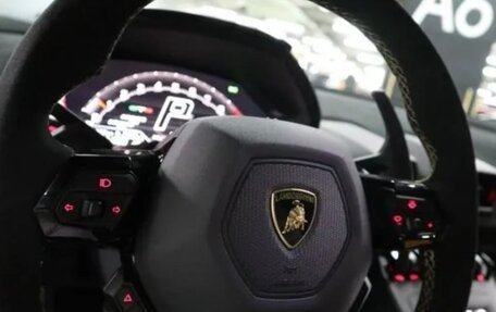 Lamborghini Huracán, 2021 год, 27 000 000 рублей, 12 фотография