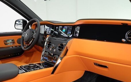 Rolls-Royce Cullinan, 2025 год, 65 643 868 рублей, 19 фотография