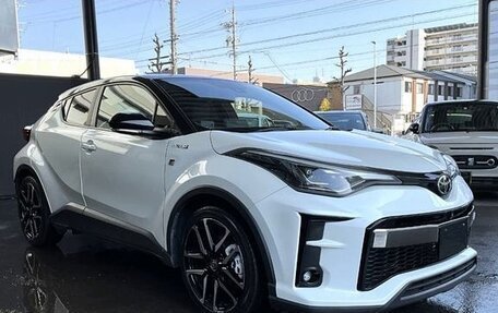 Toyota C-HR I рестайлинг, 2021 год, 1 700 000 рублей, 1 фотография