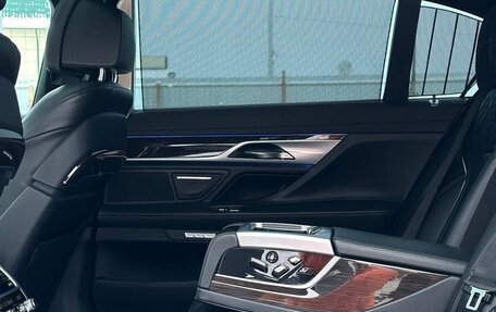 BMW 7 серия, 2016 год, 2 985 000 рублей, 28 фотография
