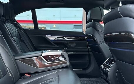 BMW 7 серия, 2016 год, 2 985 000 рублей, 29 фотография