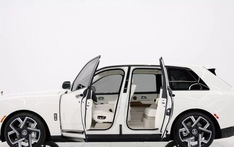 Rolls-Royce Cullinan, 2025 год, 63 420 048 рублей, 6 фотография