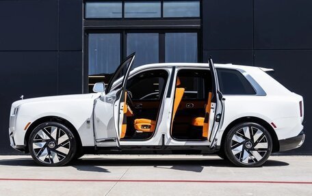 Rolls-Royce Cullinan, 2025 год, 66 961 688 рублей, 8 фотография