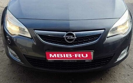 Opel Astra J, 2011 год, 1 050 000 рублей, 1 фотография