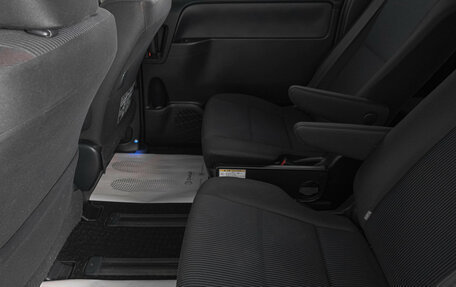 Toyota Noah III, 2014 год, 1 899 000 рублей, 8 фотография