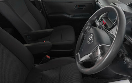 Toyota Noah III, 2014 год, 1 899 000 рублей, 10 фотография