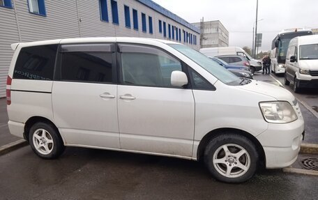 Toyota Noah III, 2002 год, 820 000 рублей, 8 фотография