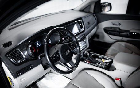 KIA Carnival III, 2019 год, 3 374 000 рублей, 12 фотография