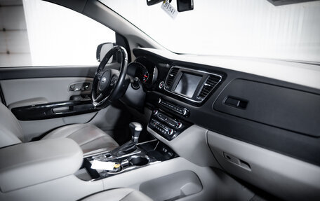 KIA Carnival III, 2019 год, 3 374 000 рублей, 16 фотография