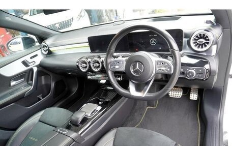 Mercedes-Benz A-Класс, 2021 год, 1 450 000 рублей, 9 фотография