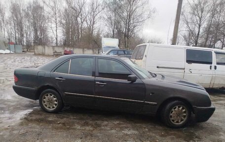 Mercedes-Benz E-Класс, 1997 год, 130 000 рублей, 4 фотография