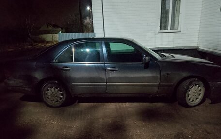 Mercedes-Benz E-Класс, 1997 год, 130 000 рублей, 5 фотография