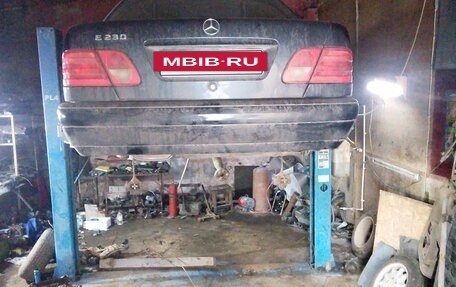 Mercedes-Benz E-Класс, 1997 год, 130 000 рублей, 6 фотография