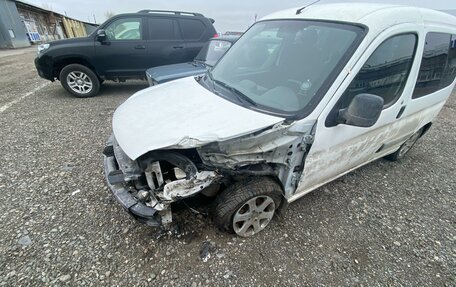 Peugeot Partner II рестайлинг 2, 2010 год, 250 000 рублей, 1 фотография