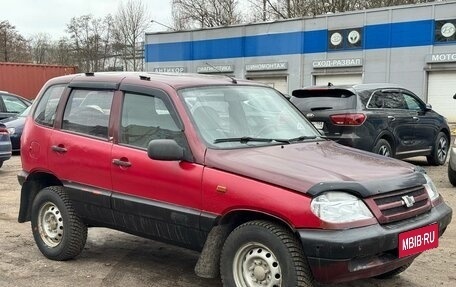 Chevrolet Niva I рестайлинг, 2003 год, 239 999 рублей, 1 фотография