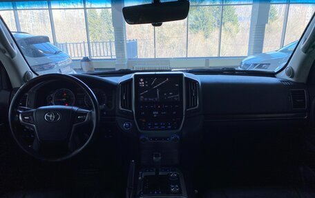 Toyota Land Cruiser 200, 2015 год, 5 099 000 рублей, 10 фотография