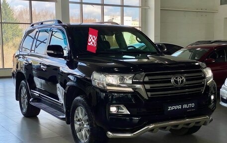Toyota Land Cruiser 200, 2015 год, 5 099 000 рублей, 2 фотография