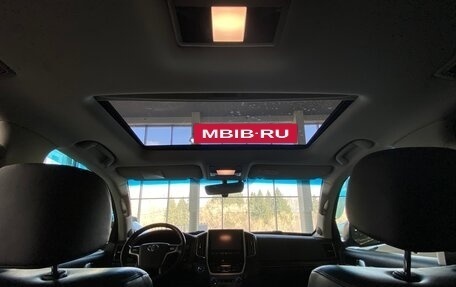 Toyota Land Cruiser 200, 2015 год, 5 099 000 рублей, 30 фотография
