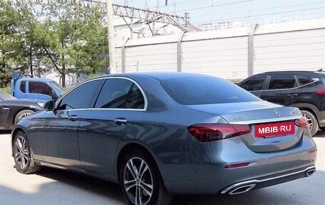 Mercedes-Benz E-Класс, 2022 год, 3 700 011 рублей, 3 фотография