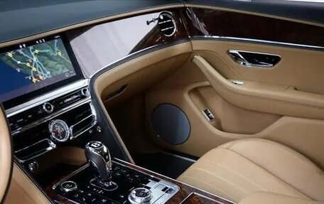 Bentley Flying Spur, 2022 год, 15 980 000 рублей, 10 фотография