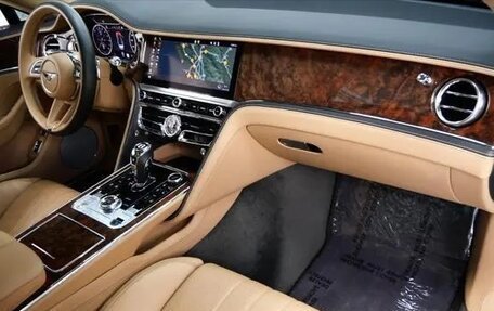 Bentley Flying Spur, 2022 год, 15 980 000 рублей, 13 фотография
