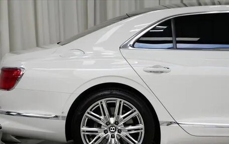 Bentley Flying Spur, 2022 год, 15 980 000 рублей, 20 фотография