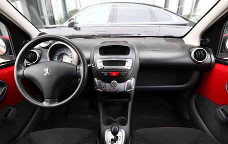 Peugeot 107 I рестайлинг, 2011 год, 500 000 рублей, 11 фотография